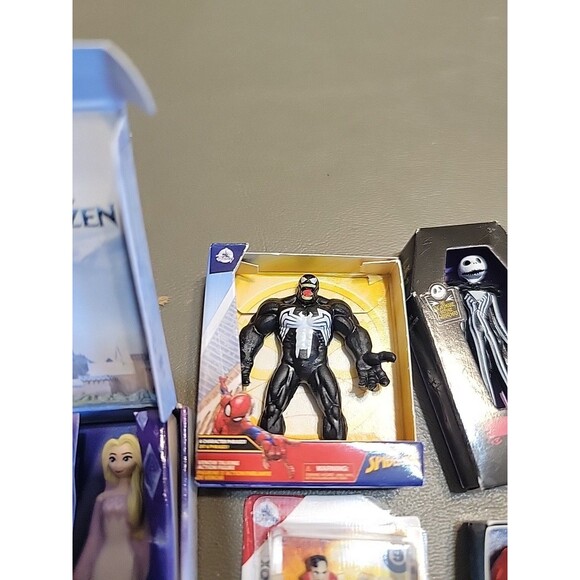 Zuru Mini Brands Lot Disney Princess Toys Iron man Venom etc.. 2" - Picture 3 of 11